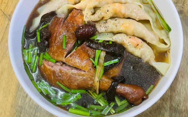 Nhà hàng Trung Quốc ở Vũng Tàu Mì Vịt Tiềm - Sủi Cảo Thượng Hải có món mì vịt tiềm là điểm nhấn