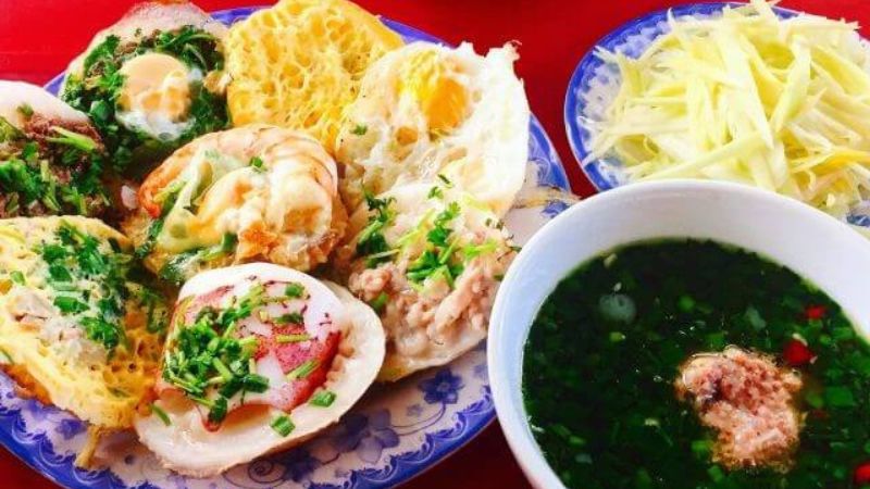 Bánh căn hải sản Nha Trang