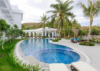 Aurora Villa & Resort