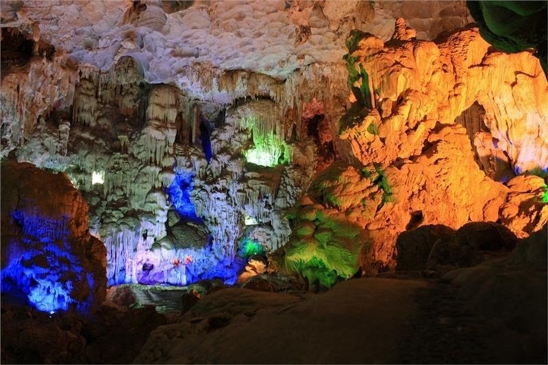 hang động ở Hạ Long