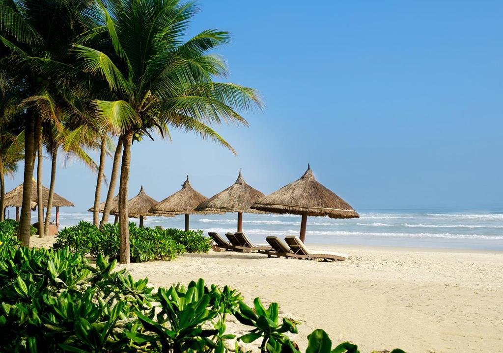 khách sạn đà nẵng có bãi biển riêng