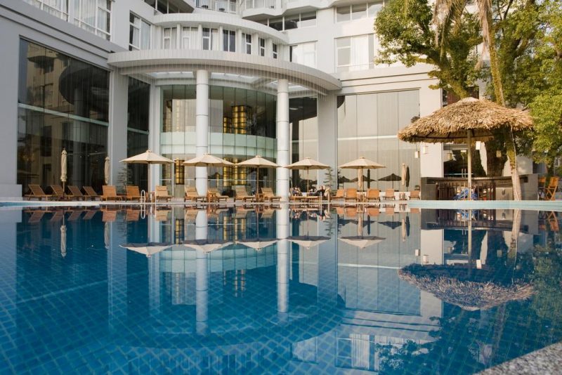 Khách sạn Quảng Ninh có hồ bơi