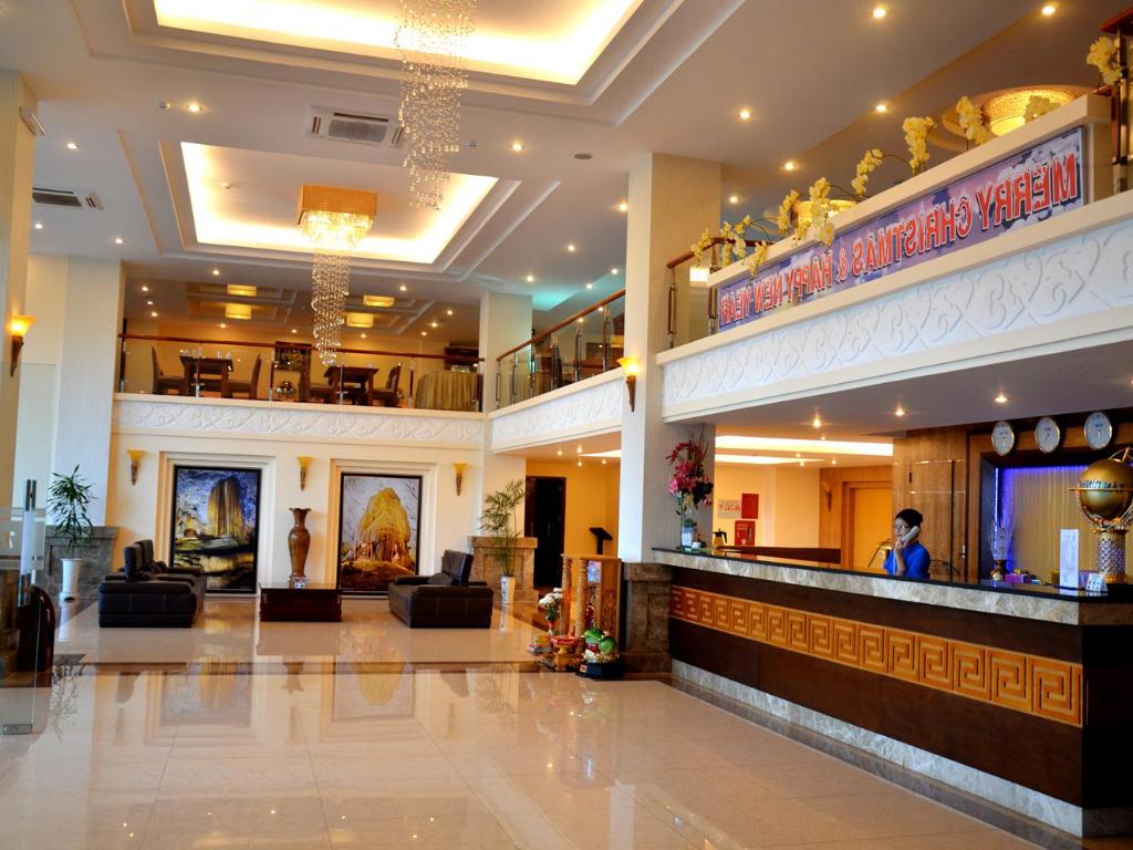 Khách Sạn Tân Bình