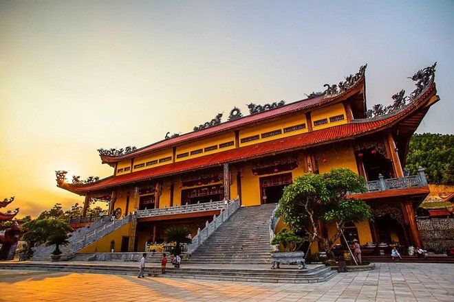 đền chùa ở Hạ Long