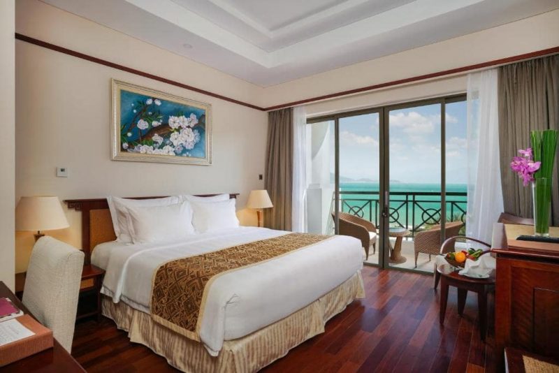 review vinpearl resort nha trang