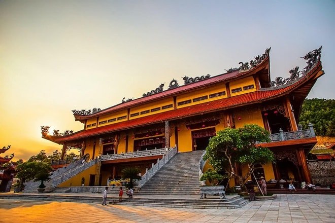 tour Yên Tử chùa Ba Vàng 1 ngày