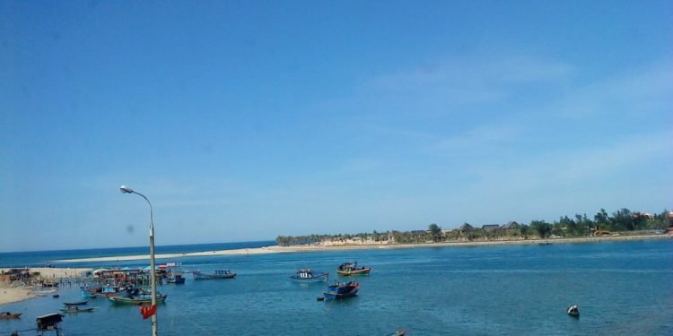 Bãi Biển Nhật Lệ Bãi biển ở Quảng Bình