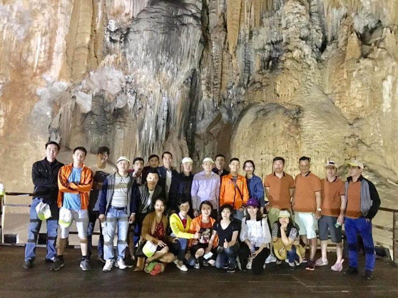 Tour Quảng Bình khám phá 2 động