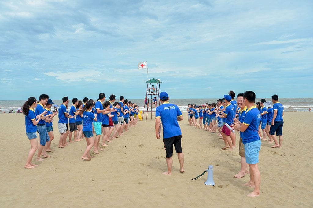 trò chơi team building trên biển