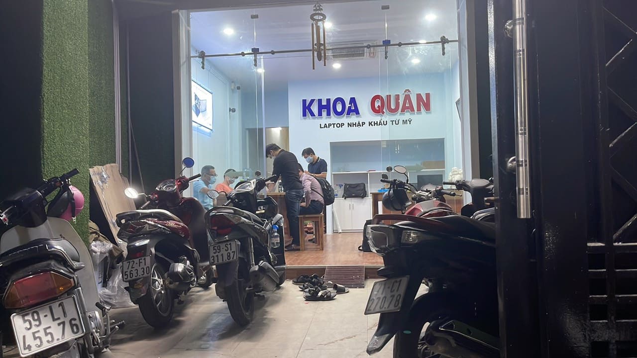 Laptop Khoa Quân