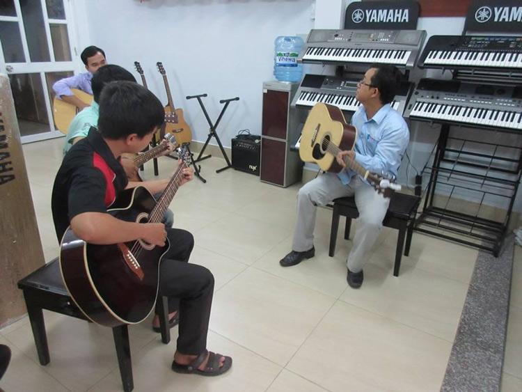 Trung Tâm  m Nhạc Minh Hòa - Nơi Dạy Guitar Đồng Nai Uy Tín