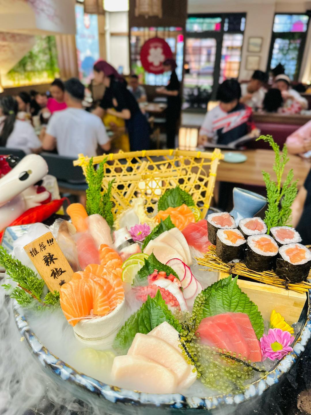 món sushi bình dân đúng điệu Nhật Bả